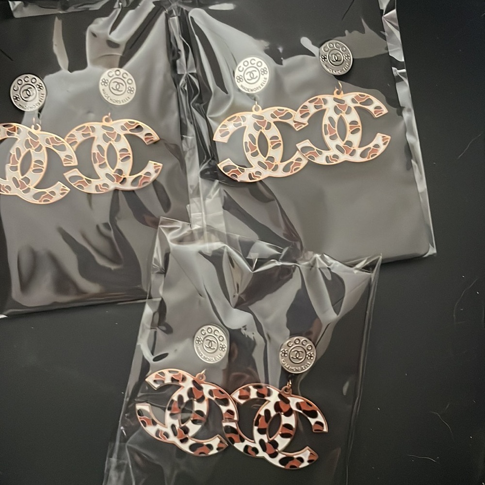 Earrings - Picture 3 of 3